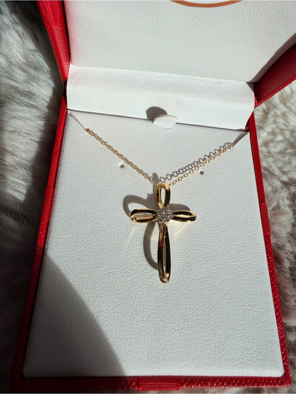 ✝️ Yellow Gold Diamond Cross Necklace
925 Sterling Silver